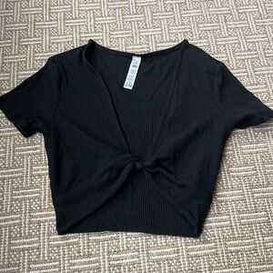 Alo wrap front crop tee